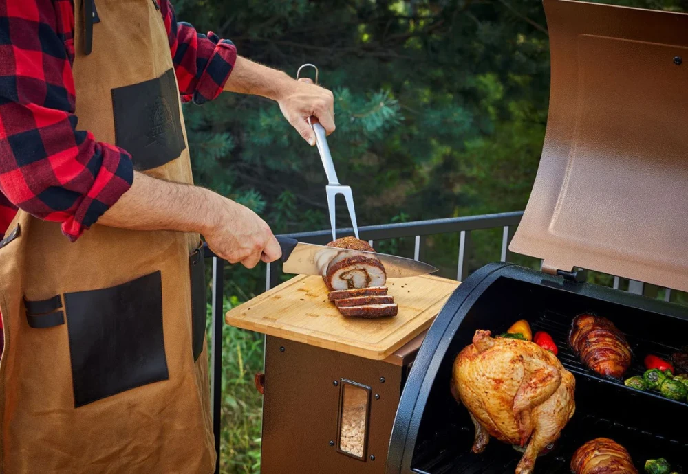 how does wood pellet grill work